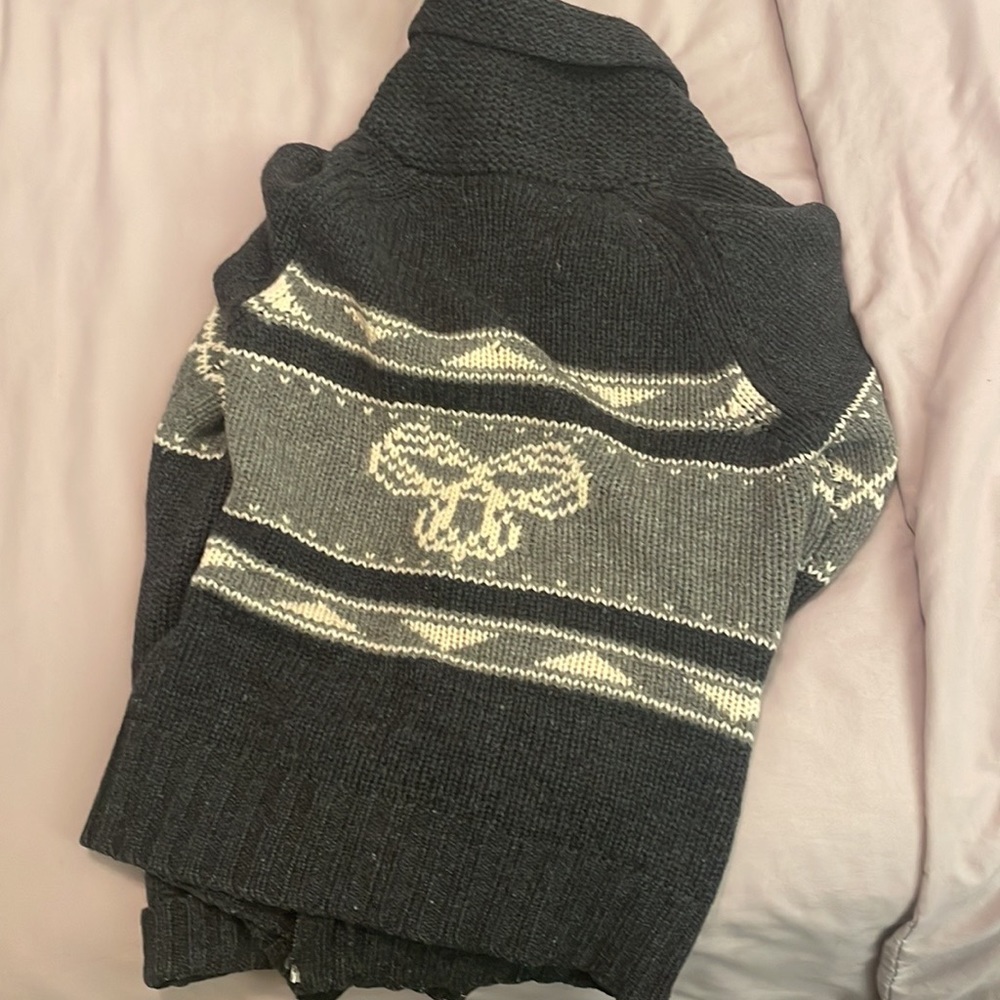 XS TNA sweater.